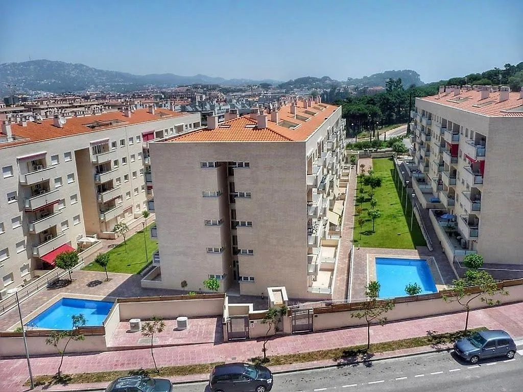 Enjoy Your Holidays With Us !!, Terrace 25M2 - Apartment 65M2 3 Bedrooms, Capacity 4-6Pers, Wifi, Ideal To Digital Nomad Beach 5Min Walking, 4 Pools, Parking Opt, Air Conditioning Lloret de Mar 0*,  Spagna