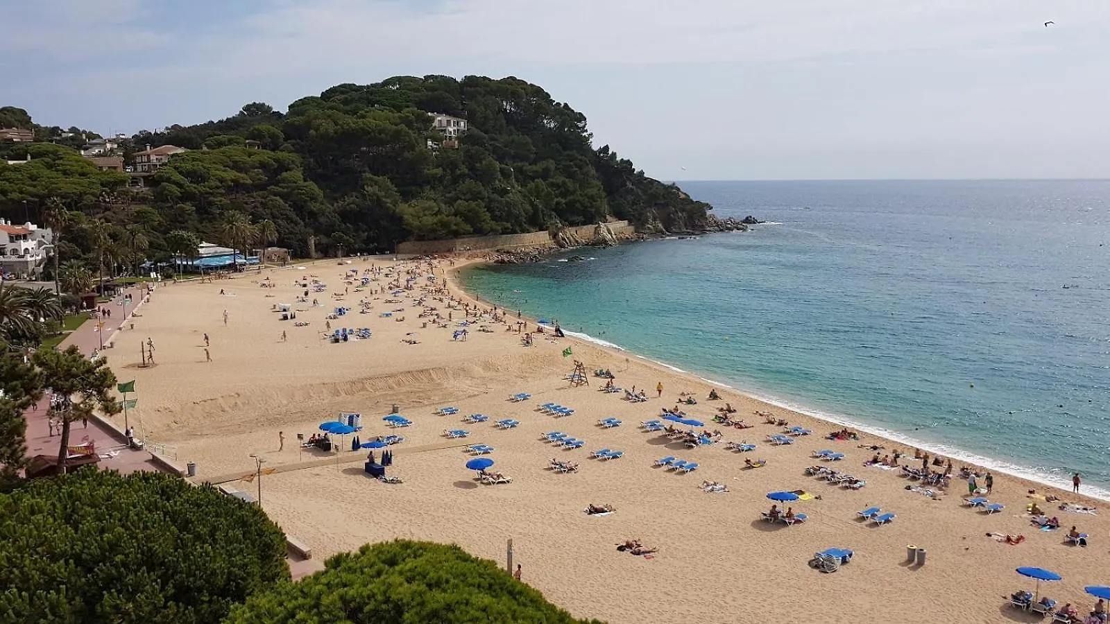 Enjoy Your Holidays With Us !!, Terrace 25M2 - Apartment 65M2 3 Bedrooms, Capacity 4-6Pers, Wifi, Ideal To Digital Nomad Beach 5Min Walking, 4 Pools, Parking Opt, Air Conditioning Lloret de Mar Spagna