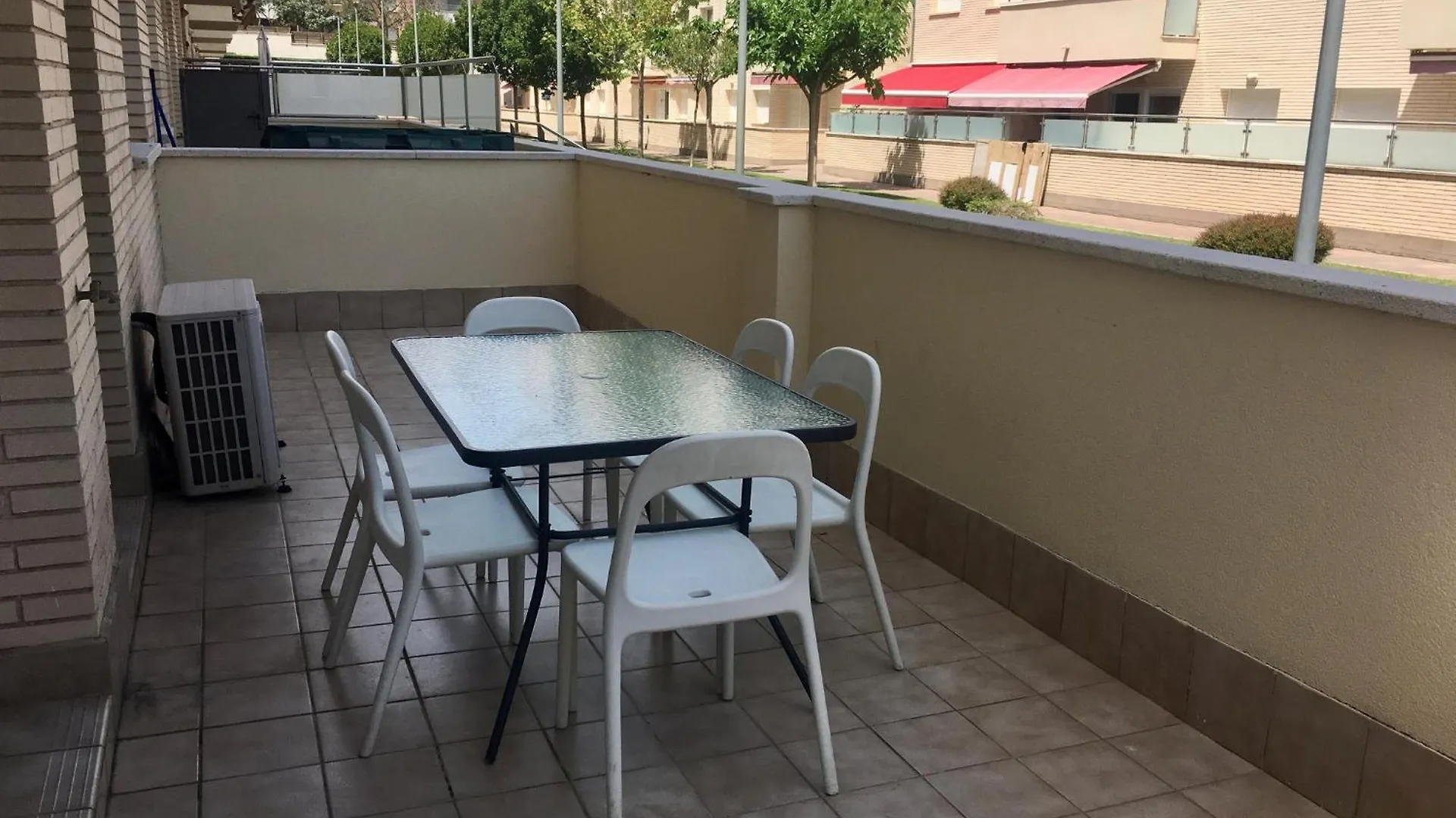 Enjoy Your Holidays With Us !!, Terrace 25M2 - Apartment 65M2 3 Bedrooms, Capacity 4-6Pers, Wifi, Ideal To Digital Nomad Beach 5Min Walking, 4 Pools, Parking Opt, Air Conditioning Lloret de Mar