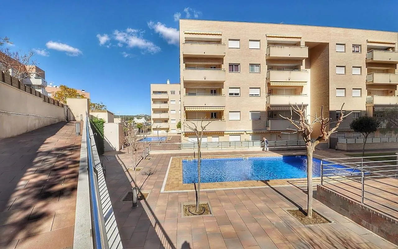 Enjoy Your Holidays With Us !!, Terrace 25M2 - Apartment 65M2 3 Bedrooms, Capacity 4-6Pers, Wifi, Ideal To Digital Nomad Beach 5Min Walking, 4 Pools, Parking Opt, Air Conditioning Lloret de Mar